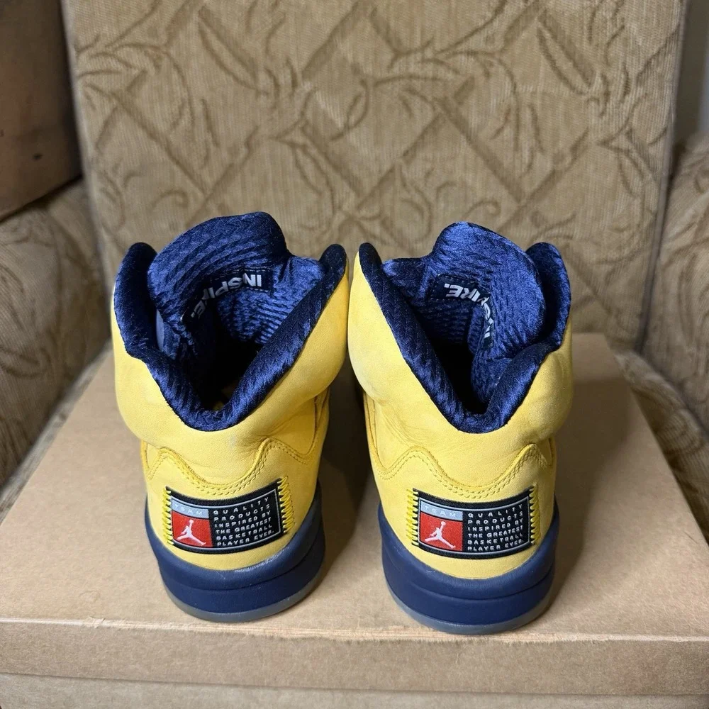 Nike Air Jordan 5 Retro SP Michigan 2019 CQ9541-704 Men's Size 8.5 Sneakers